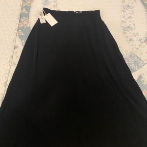 New aritzia black midi skirt with tags